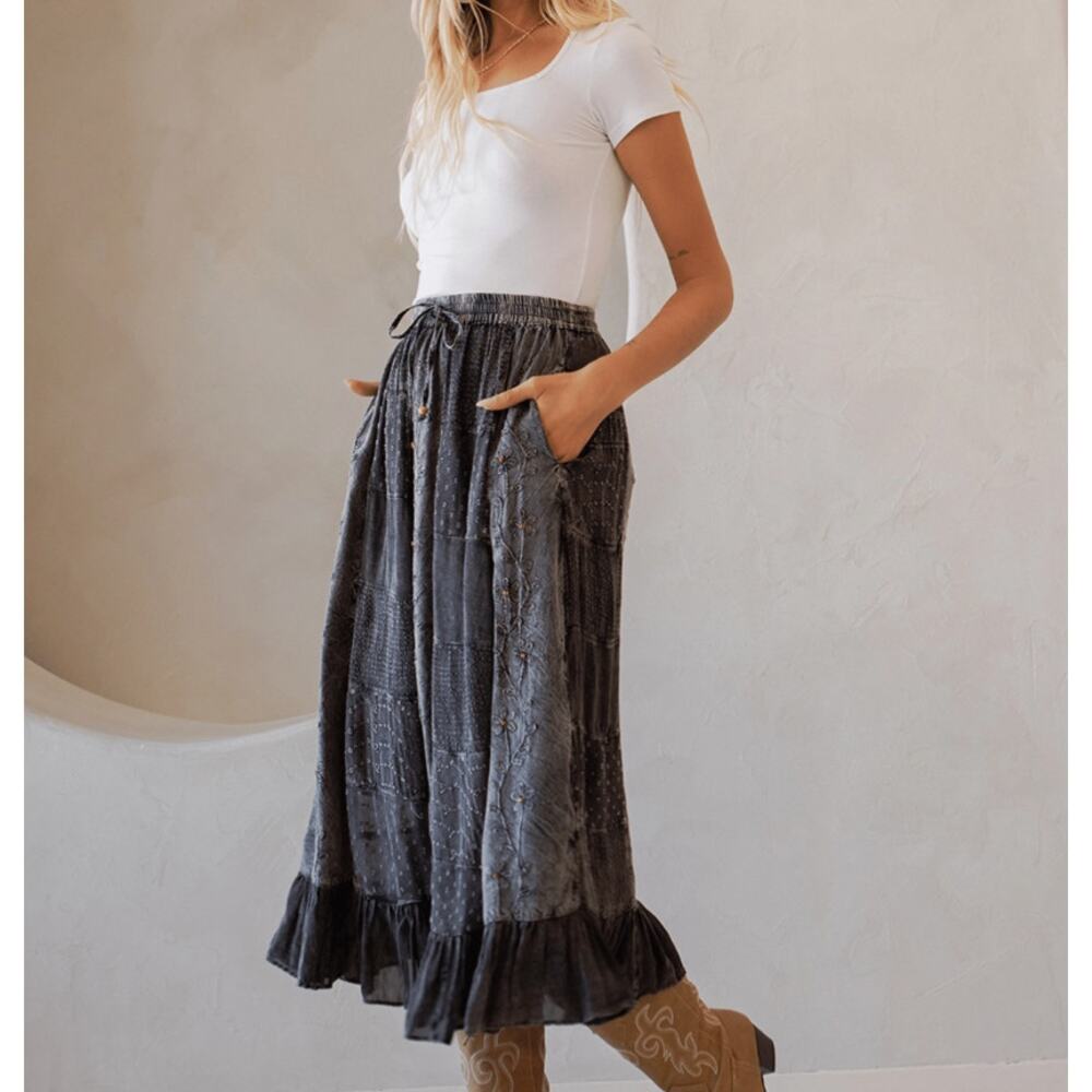Young Threads Charcoal Embroidered Patchwork Maxi Skirt L NWT - Western Prairie - Picture 9 of 9